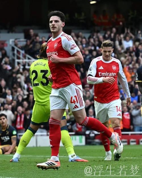 英超第14轮：阿森纳2-0布伦特福德 梅里诺传射建功萨卡破门赖斯伤退