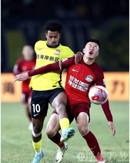 青岛西海岸补时绝杀,3-2逆转河南队! 青岛西海岸补时绝杀,3-2逆转河南队!